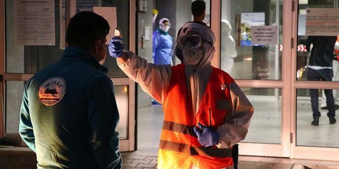 Yunanistan'da karantinaya alınan El. Venizelos gemisinin Türk yolcuları Türkiye'ye getirildi