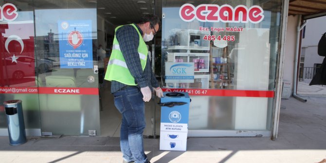 Gölbaşı’nda maske ve eldiven için özel atık kutusu