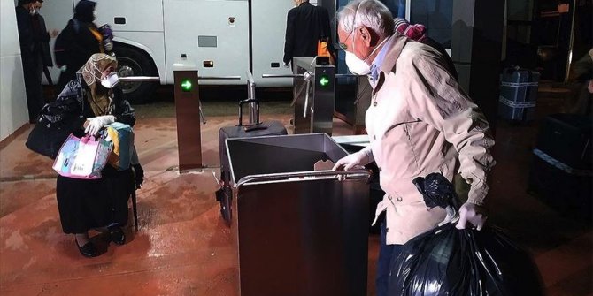 Almanya'dan getirilen Türk vatandaşları Giresun'da yurtta karantinaya alındı