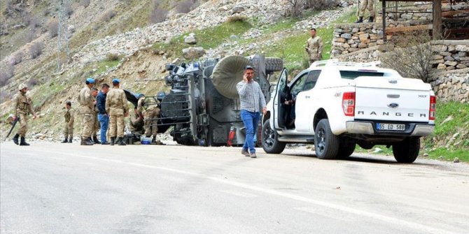 Van'da askeri araç devrildi: Çok sayıda askerimiz yaralandı