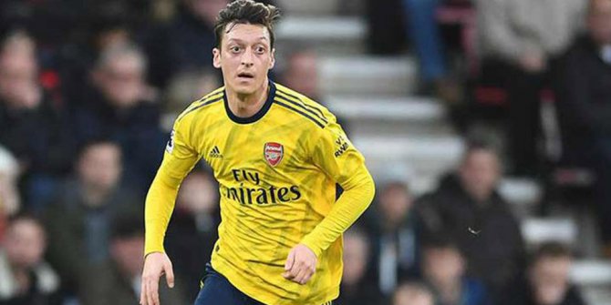 Arsenal'de Mesut Özil krizi