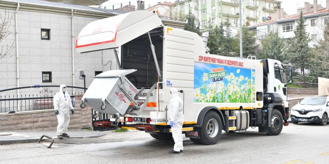 Mamak’ta çöp konteynırlarına dezenfektanlı özel temizlik