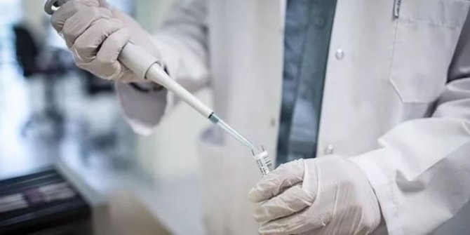 İngiltere, korona aşısını insanlar üzerinde denemeye başlıyor