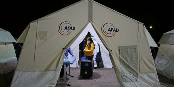 Ukrayna'dan getirilen 298 Türk vatandaşı Manisa'daki yurtta karantinaya alındı