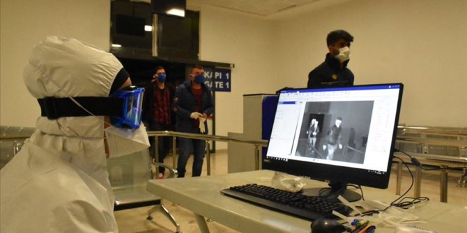 Cezayir'den getirilen 344 Türk vatandaşı Gaziantep'te