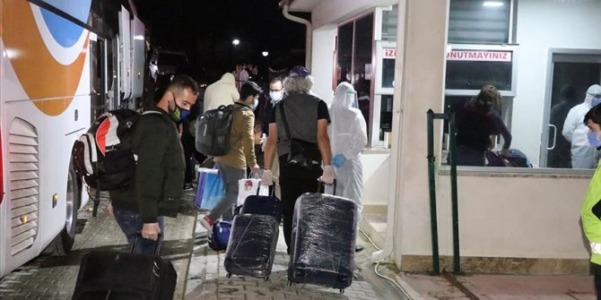 BAE'den getirilen Türk vatandaşları Bolu'daki öğrenci yurduna yerleştirildi