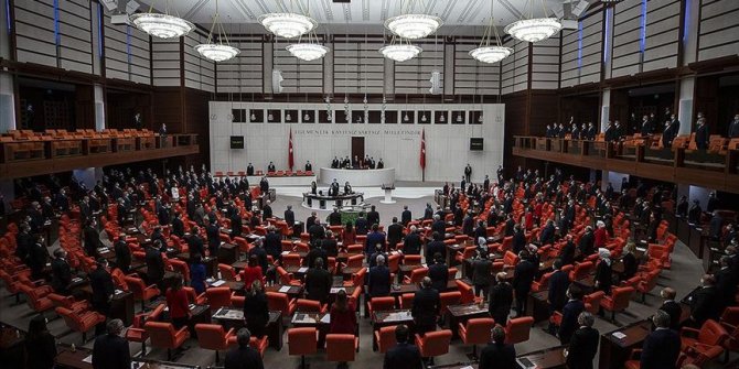 Meclis Mustafa Şentop başkanlığında 23 Nisan özel gündemiyle toplandı