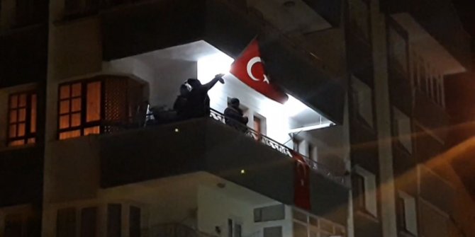 Başkent'te 23 Nisan balkonlardan böyle kutlandı