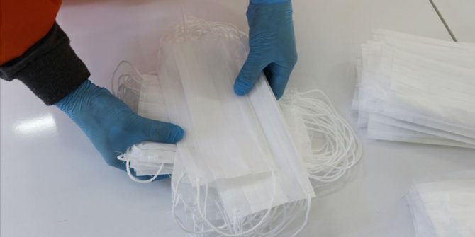 Parmaklıklar ardındaki maske üretimi bir haftada 1 milyonu geçti