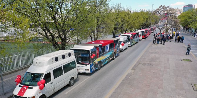 Büyükşehir'in otobüsleri "23 Nisan çocukları" için ilçe ilçe gezdi