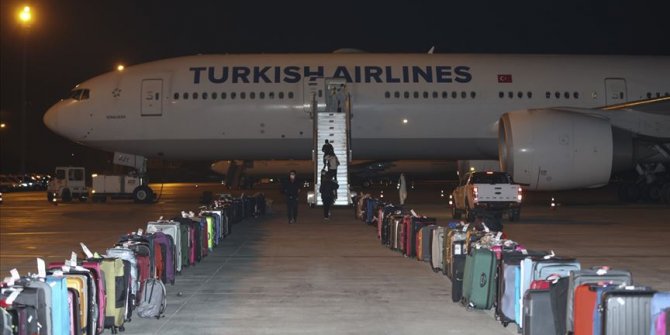ABD'de kalan 282 Türk vatandaşının bulunduğu uçak Ankara'ya geldi