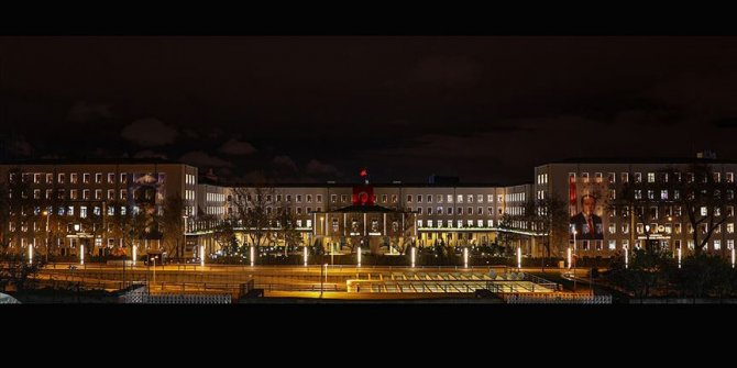İçişleri Bakanlığından 'Atatürk'ün resmi yok' iddialara yalanlama