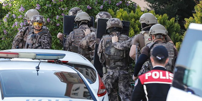 Ankara'da 2 çocuğunu silahla rehin alan baba, tutuklandı
