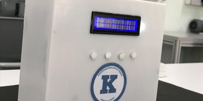 Meslek lisesi öğretmenleri hava dezenfekte cihazı ve temassız termometre üretti