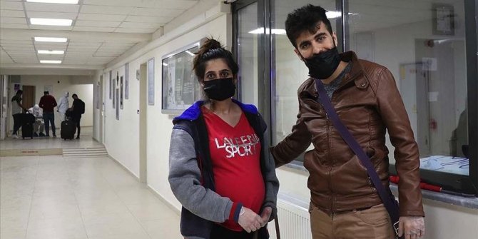 Suudi Arabistan'dan tahliye edilen vatandaşlar Türkiye ile gurur duyuyor