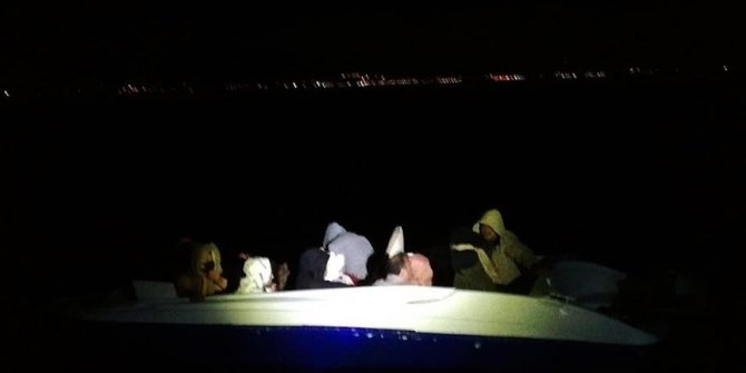 Muğla'da Türk kara sularına itilen 13 sığınmacı kurtarıldı