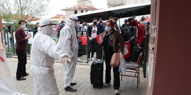 Suudi Arabistan'dan getirilen 171 Türk vatandaşı Denizli'de karantinaya alındı