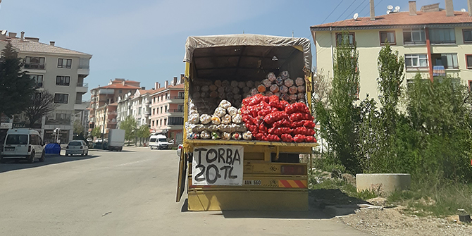 Kamyonlarda patates tezgahı