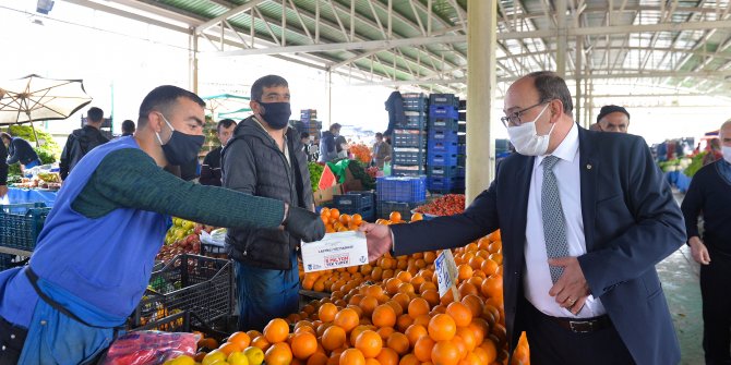 Başkent esnafına maske dağıtımı devam ediyor