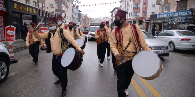 Pursaklar’da ramazan davulcuları iş başında