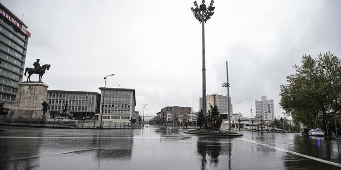 Sokağa çıkma kısıtlamasının olduğu Başkent'te sessizlik hakim