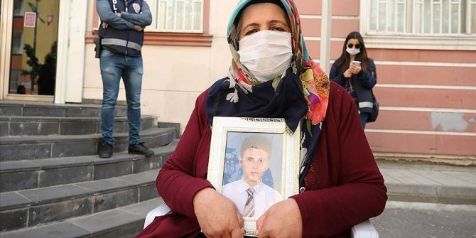 Diyarbakır annelerinden Övünç: Oğlum devlete teslim ol, orası senin yerin değil