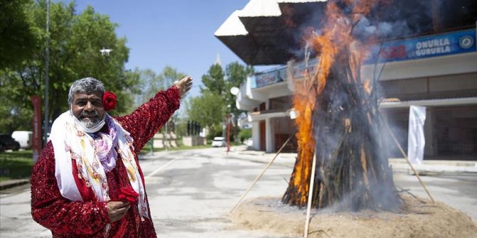 Kakava ateşi koronavirüs tedbirleri kapsamında sembolik olarak yakıldı