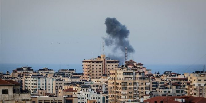 İsrail Gazze'yi bombalamaya başladı