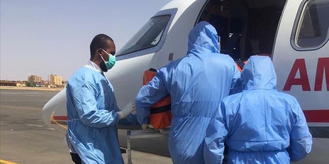 Sudan'da Kovid-19 tanısı konulan Türk vatandaşı tedavi için Türkiye'ye getirildi