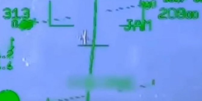 Ege Denizi'nde it dalaşı iddiası: Pilotların telsiz konuşmaları yayınlandı