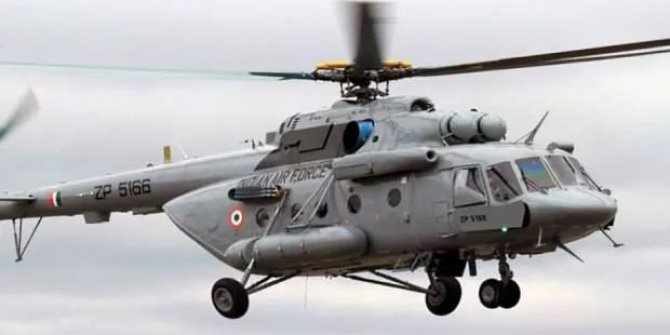 Hindistan Hava Kuvvetleri'ne ait bir helikopter düştü