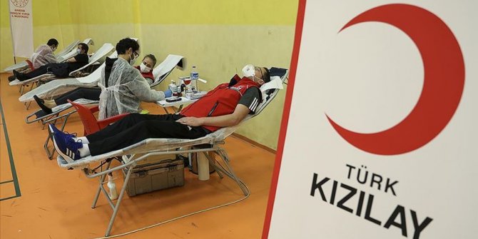 Başkentte gençlik merkezi personelinden Türk Kızılaya kan bağışı