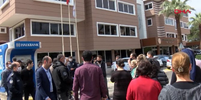 Antalya Esnaf Odaları binasında bomba olduğu ihbarı asılsız çıktı