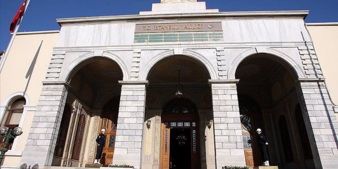 İstanbul Valiliğinden bekçiye saldırdığı iddia edilen şüphelinin vurulmasıyla ilgili açıklama