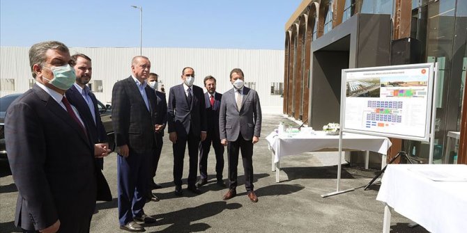 Erdoğan İstanbul'da yapımı devam eden hastaneleri inceledi