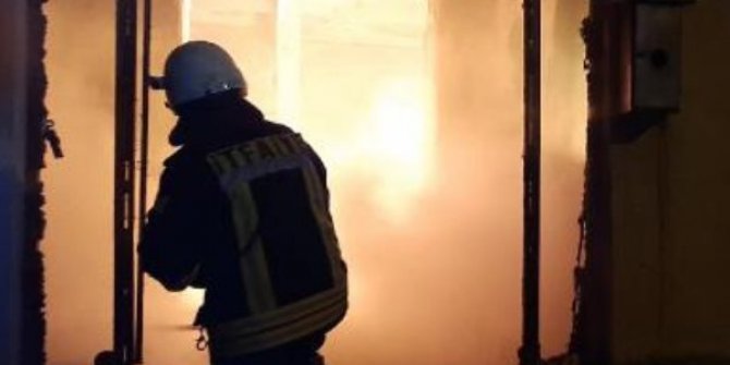 Karaman'da 60 yıllık cami yandı