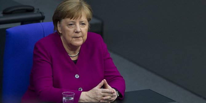 Merkel'in e-postalarının hacklendiği ortaya çıktı
