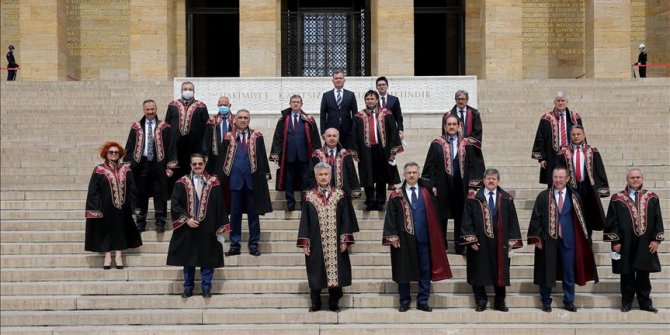Danıştay Başkanı Zeki Yiğit ve beraberindeki heyet Anıtkabir'i ziyaret etti