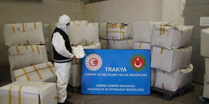 Avrupa'ya giden tırda 573 bin 750 maske ele geçirildi