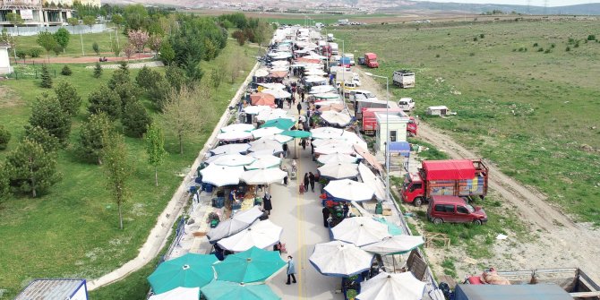 Gölbaşı’nda pazar yerleri drone ile teftiş edildi