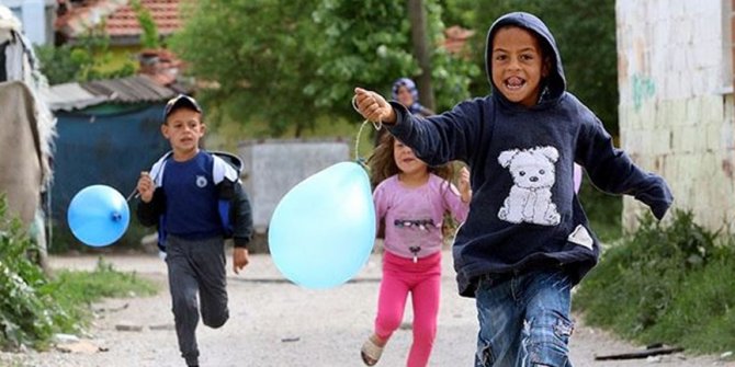14 yaş altı çocuklar uzun zaman sonra ilk kez sokağa çıktı