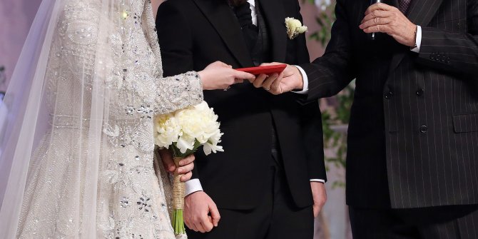 Gelin ve damat düğünlerinde virüs kaptı!