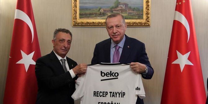 Cumhurbaşkanı Erdoğan'dan Beşiktaş Kulübü Başkanı Çebi'ye 'geçmiş olsun' telefonu