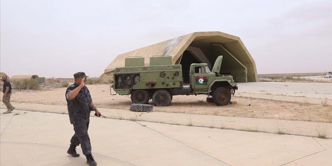 Libya ordusu Vatiyye Askeri Üssü'nün güneyindeki iki beldeyi daha kurtardı