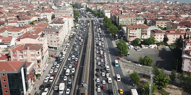 İstanbul'da son 2 ayın en yoğun trafiği yaşanıyor