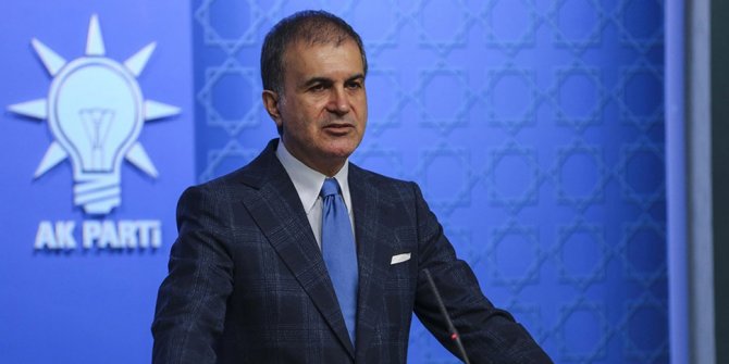 "İzmir'de bazı camilerimize yapılan saldırıları lanetliyoruz"