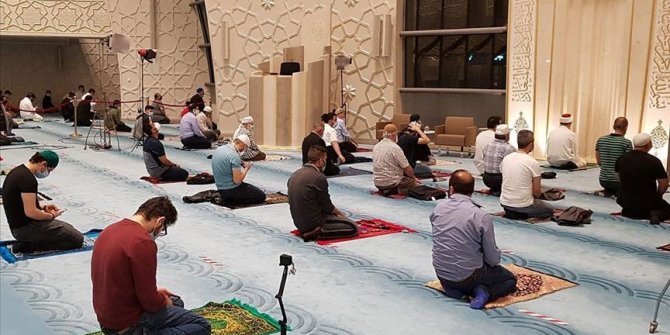 Almanya'da bu yılki ramazanın ilk teravih namazı kılındı