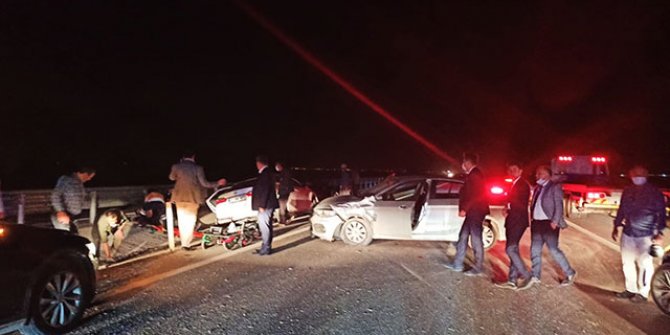 Bakan Karaismailoğlu'nun konvoyunda zincirleme kaza: 4 yaralı 