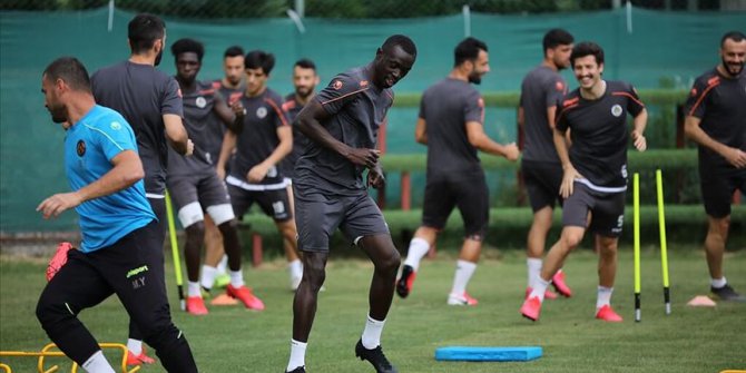 Alanyaspor'da ikinci kez yapılan Kovid-19 testinin sonuçları da negatif çıktı