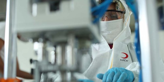 Kızılay 77 yıl sonra yeniden maske üretimine başladı